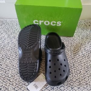New in box Classic Crocs